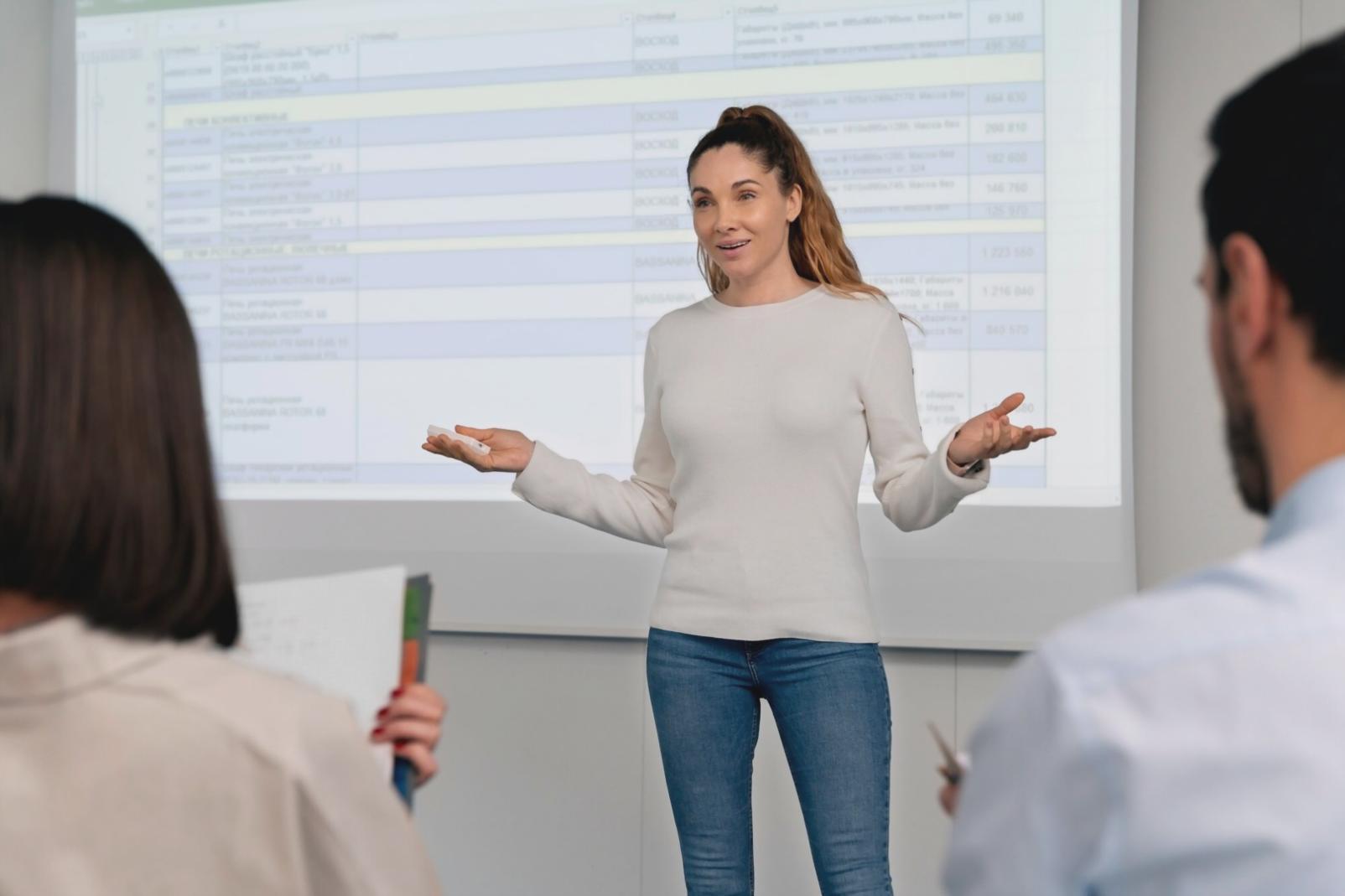 Révision collaborative de cas d'analyse financière réels